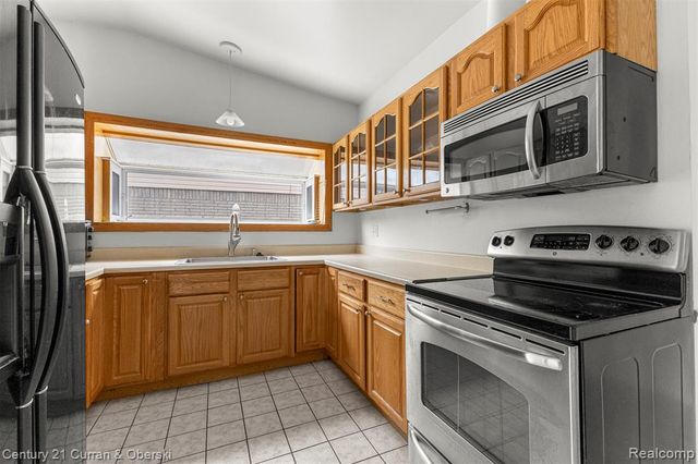 12345 Bedford Drive, Southgate, MI 48195