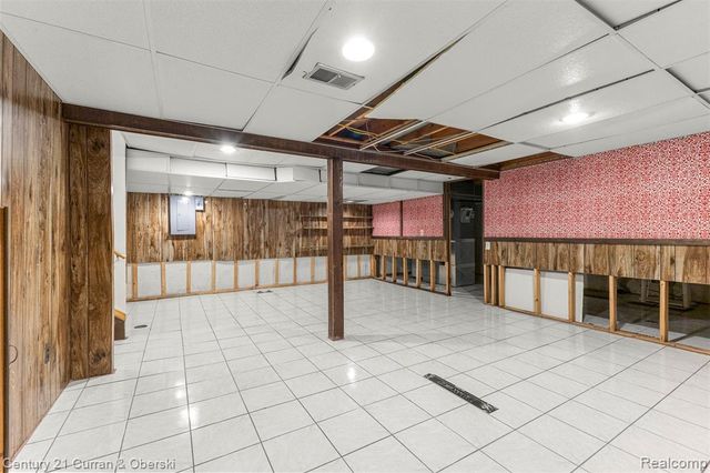 12345 Bedford Drive, Southgate, MI 48195