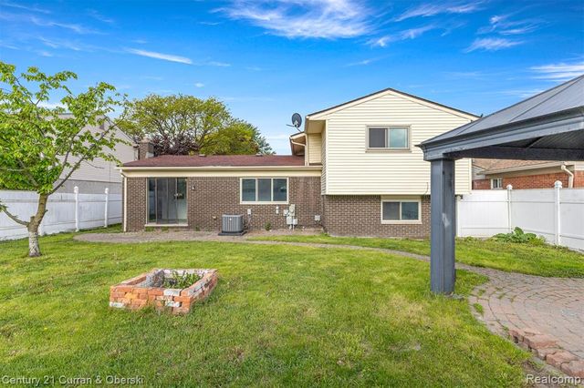 12345 Bedford Drive, Southgate, MI 48195