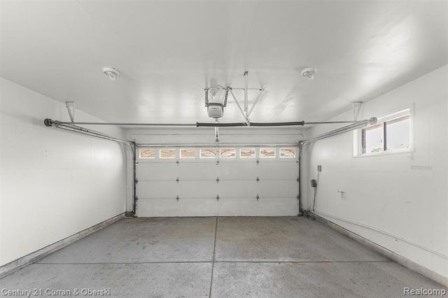 12345 Bedford Drive, Southgate, MI 48195