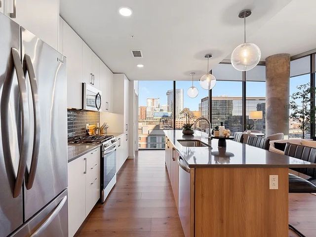 1212 Demonbreun St Apt 615, Nashville, TN 37203