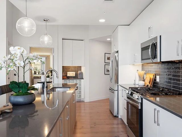 1212 Demonbreun St Apt 615, Nashville, TN 37203