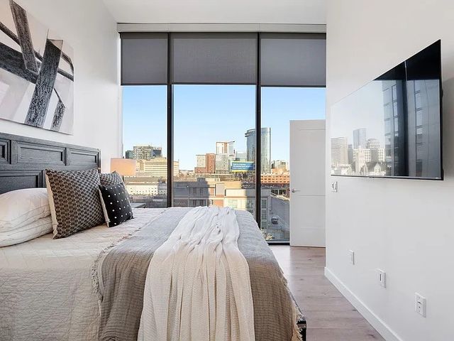 1212 Demonbreun St Apt 615, Nashville, TN 37203