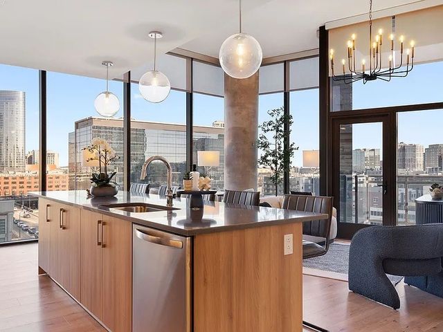 1212 Demonbreun St Apt 615, Nashville, TN 37203