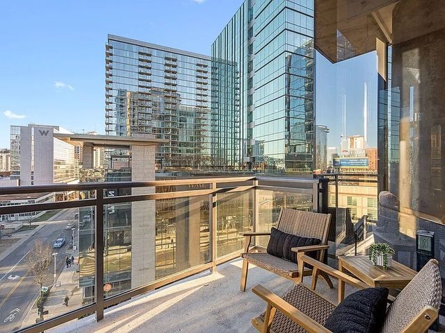 1212 Demonbreun St Apt 615, Nashville, TN 37203