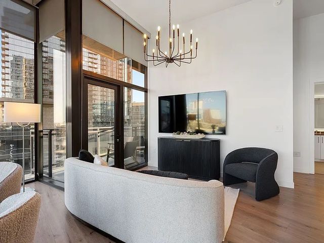 1212 Demonbreun St Apt 615, Nashville, TN 37203