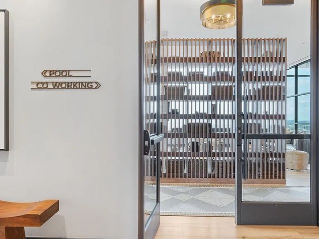 1212 Demonbreun St Apt 615, Nashville, TN 37203