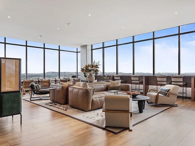 1212 Demonbreun St Apt 615, Nashville, TN 37203