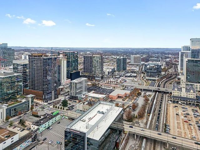 1212 Demonbreun St Apt 615, Nashville, TN 37203