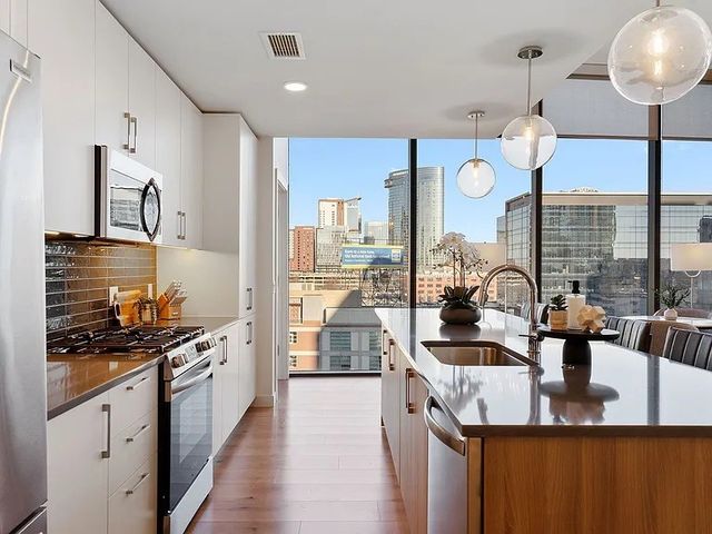 1212 Demonbreun St Apt 615, Nashville, TN 37203