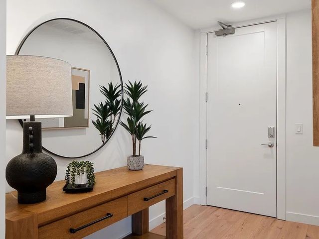 1212 Demonbreun St Apt 615, Nashville, TN 37203