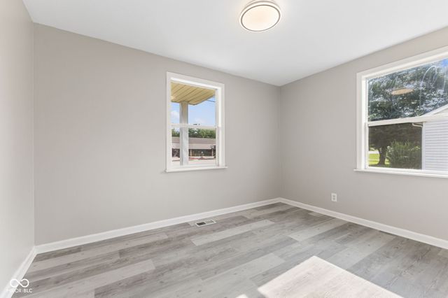 4749 W Smith Valley Road, Greenwood, IN 46142