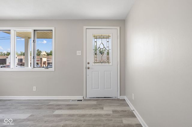 4749 W Smith Valley Road, Greenwood, IN 46142