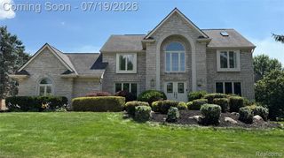 1919 Rolling Woods Drive, Troy, MI 48098