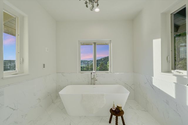 5304 Scenic View DR, Austin, TX 78746