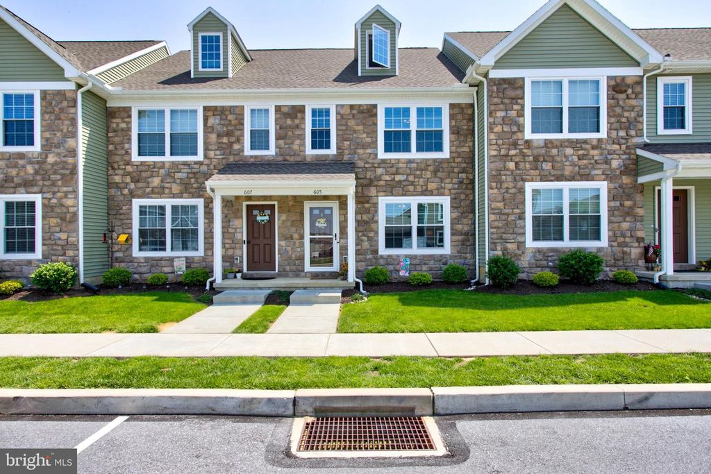605 BYLER CIR, Lebanon, PA 17042