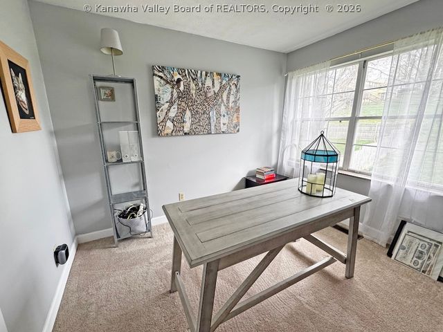 21 Warren Place, Charleston, WV 25302