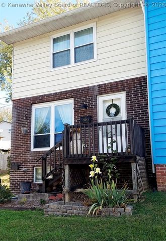 21 Warren Place, Charleston, WV 25302