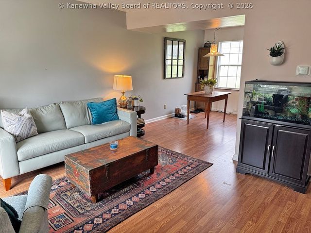 21 Warren Place, Charleston, WV 25302