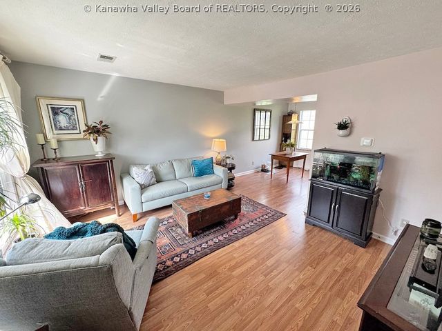 21 Warren Place, Charleston, WV 25302