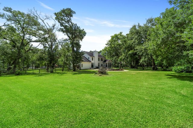 13502 E Brazos Bend Drive, Needville, TX 77461