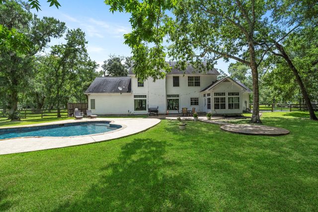 13502 E Brazos Bend Drive, Needville, TX 77461