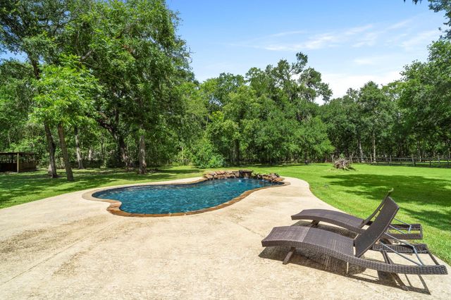 13502 E Brazos Bend Drive, Needville, TX 77461