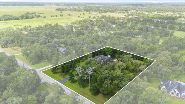 13502 E Brazos Bend Drive, Needville, TX 77461