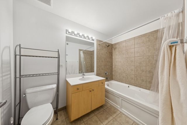 235 W Van Buren Street 2918, Chicago, IL 60607