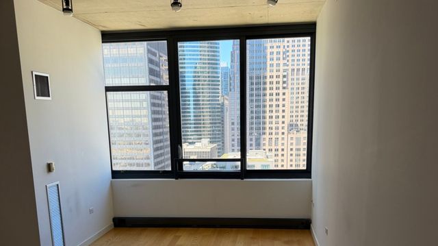 235 W Van Buren Street 2918, Chicago, IL 60607