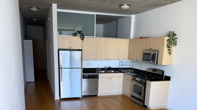 235 W Van Buren Street 2918, Chicago, IL 60607