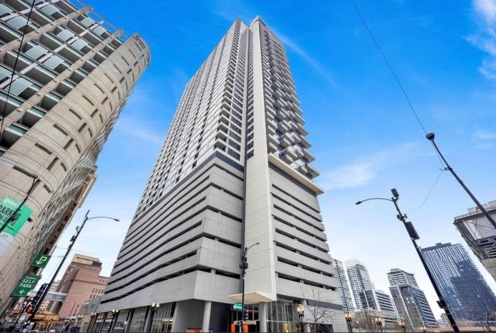235 W Van Buren Street 2918, Chicago, IL 60607