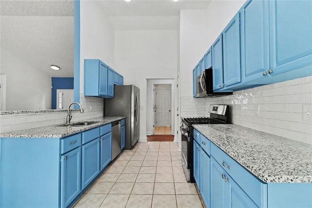 415 Crested View Drive, Loganville, GA 30052