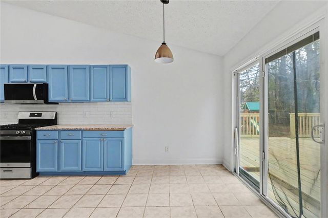 415 Crested View Drive, Loganville, GA 30052