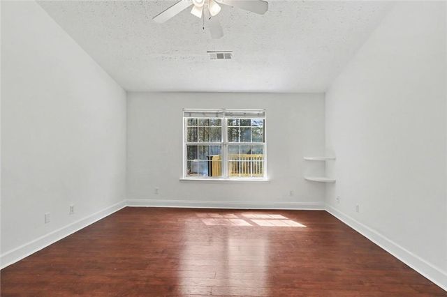 415 Crested View Drive, Loganville, GA 30052