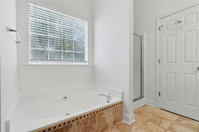 415 Crested View Drive, Loganville, GA 30052