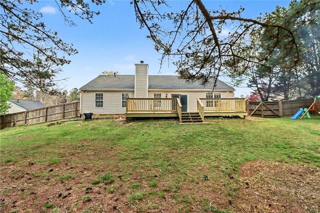 415 Crested View Drive, Loganville, GA 30052