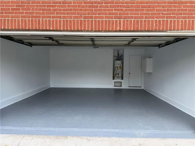 415 Crested View Drive, Loganville, GA 30052