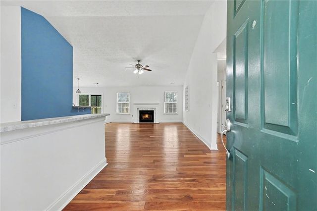 415 Crested View Drive, Loganville, GA 30052