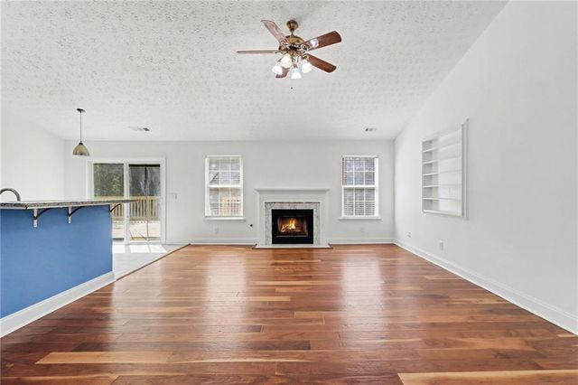 415 Crested View Drive, Loganville, GA 30052