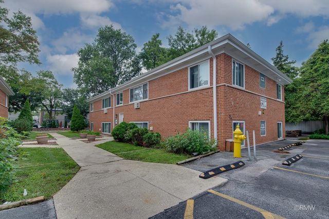 34 N Main Street 1S, Glen Ellyn, IL 60137