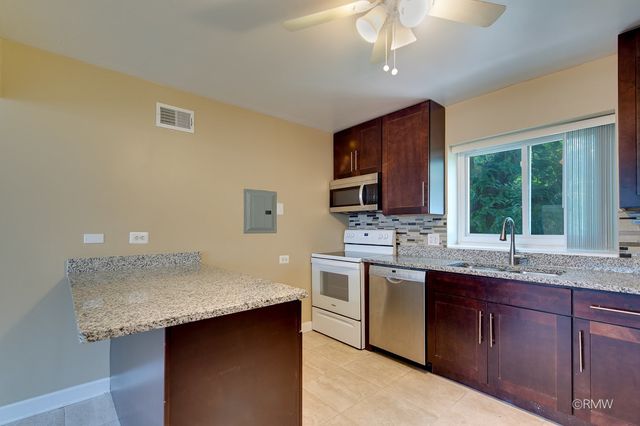 34 N Main Street 1S, Glen Ellyn, IL 60137
