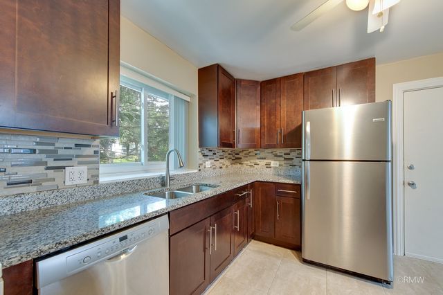 34 N Main Street 1S, Glen Ellyn, IL 60137