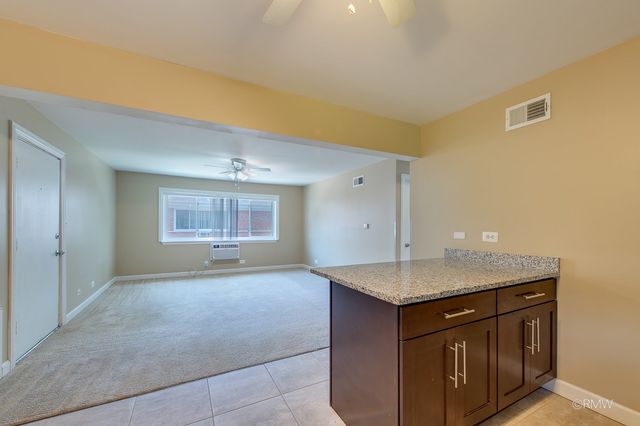 34 N Main Street 1S, Glen Ellyn, IL 60137