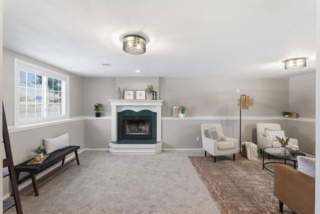 2130 N Pine Grove St, Wichita, KS 67212