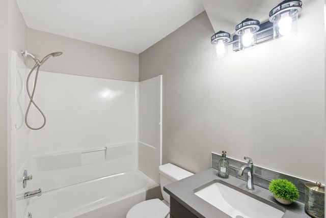 2130 N Pine Grove St, Wichita, KS 67212