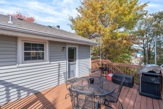 2130 N Pine Grove St, Wichita, KS 67212