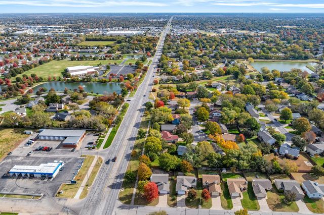 2130 N Pine Grove St, Wichita, KS 67212