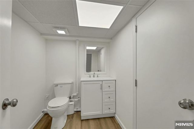 10 W Lake Drive, Wayne, NJ 07470