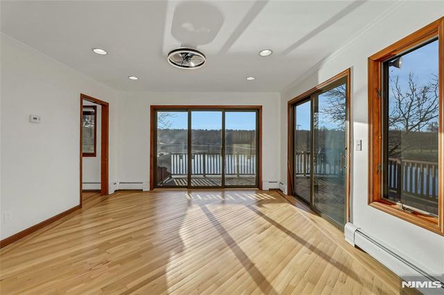 10 W Lake Drive, Wayne, NJ 07470